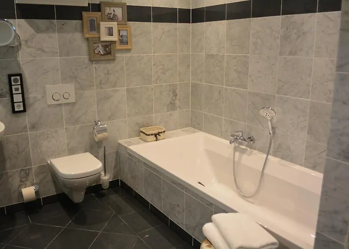 Kronacher Stadthotels מלון 4*