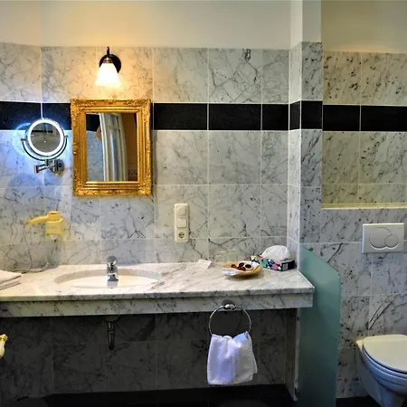 Kronacher Stadthotels 4*