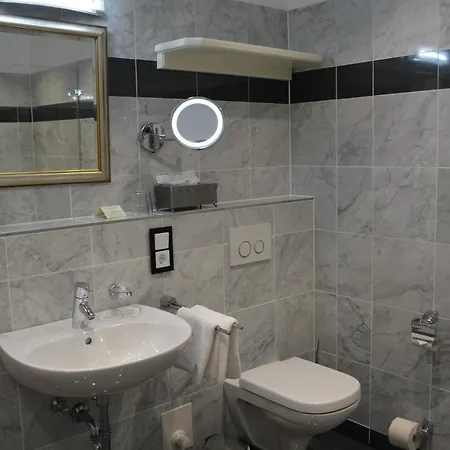 Ξενοδοχείο Kronacher Stadthotels 4*