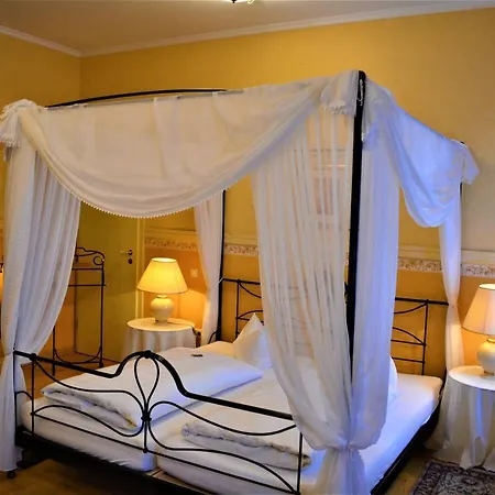 Kronacher Stadthotels فندق 4*