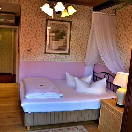 Kronacher Stadthotels Ξενοδοχείο 4*