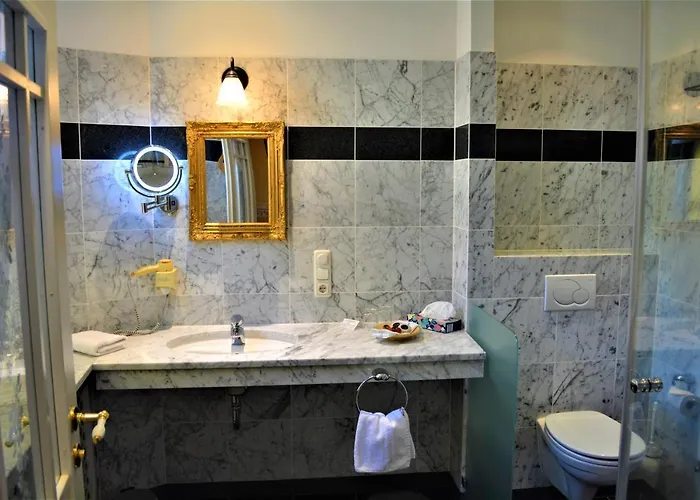 Kronacher Stadthotels 4*