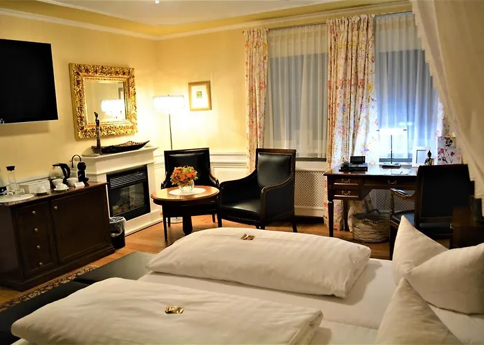 فندق Kronacher Stadthotels كروناخ
