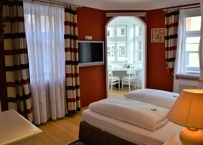 فندق Kronacher Stadthotels كروناخ