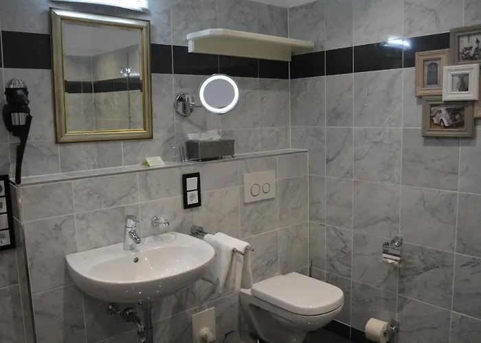فندق Kronacher Stadthotels 4*